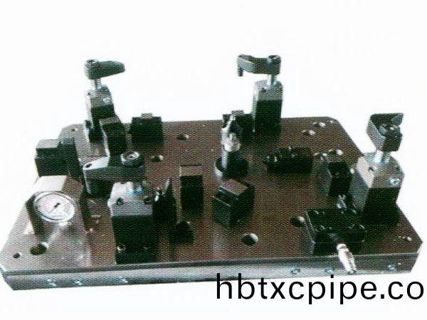 齒輪室(shi)罩蓋液壓裌具